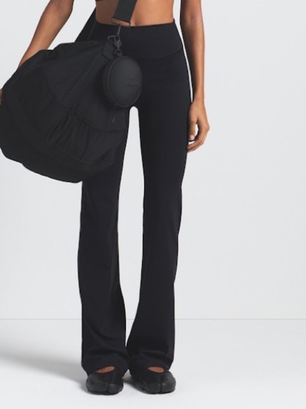 NIKE SKIMS MATTE SLIM FLARE  LEGGING COLOR OBSIDIAN